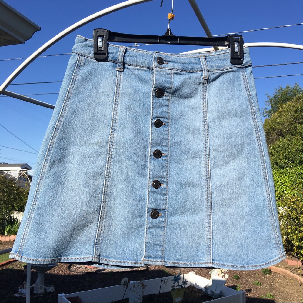 size 6 Mossimo brand mini jean skirt